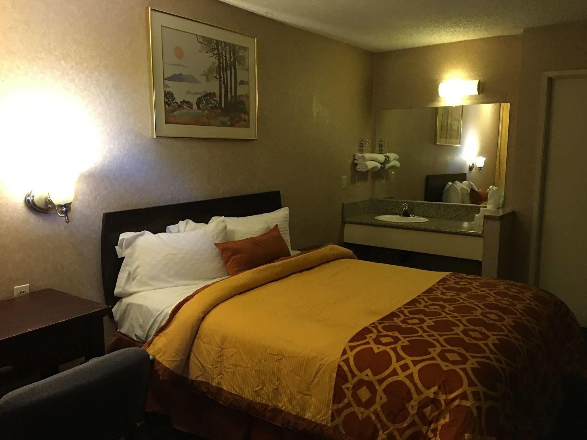 Executive Suites Inn Westminster Bagian luar foto